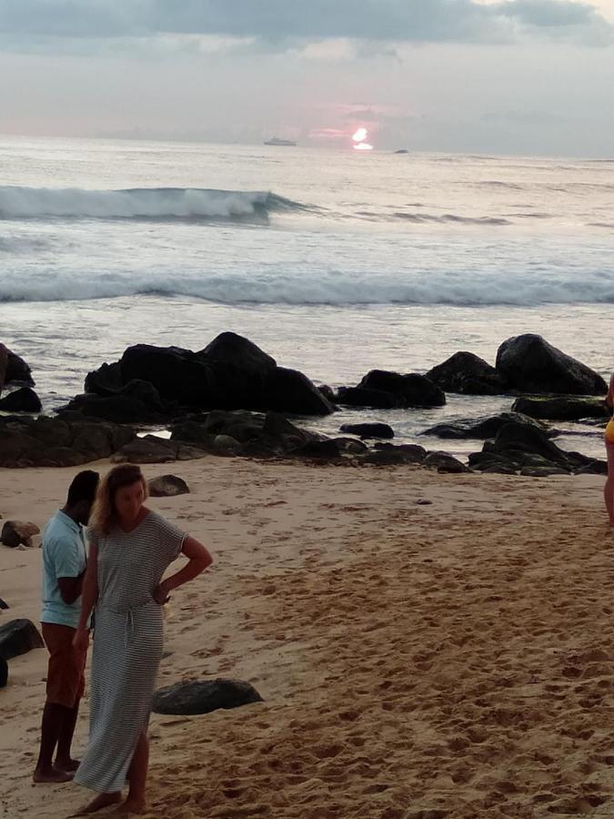 Near Beach Rest Унаватуна Экстерьер фото