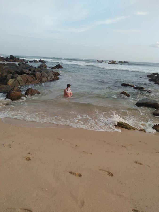 Near Beach Rest Унаватуна Экстерьер фото